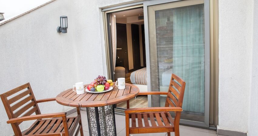 Grand Aras Hotel & Suites