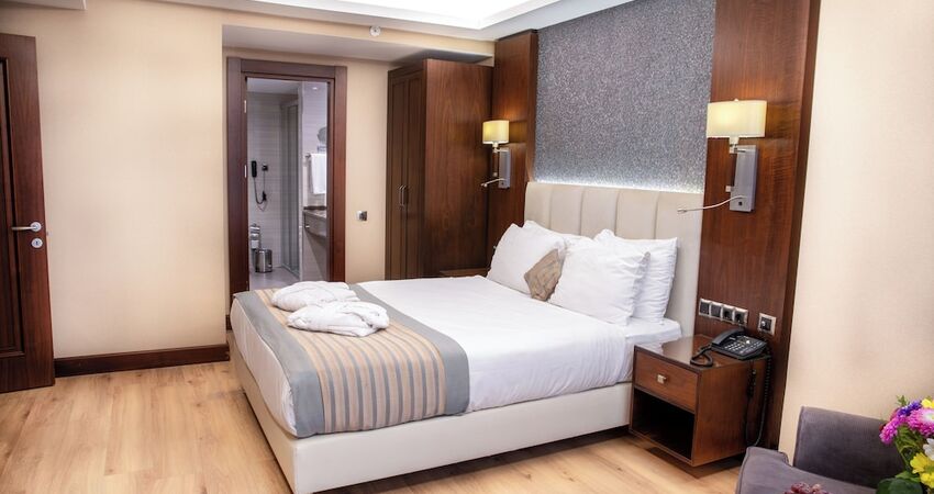 Grand Aras Hotel & Suites