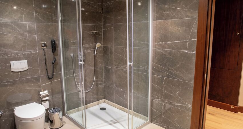 Grand Aras Hotel & Suites