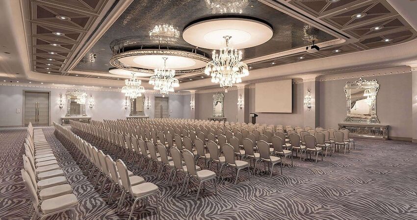 Wyndham Grand Istanbul Kalamis Marina Hotel