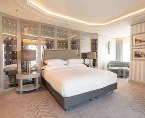 Wyndham Grand Istanbul Kalamis Marina Hotel