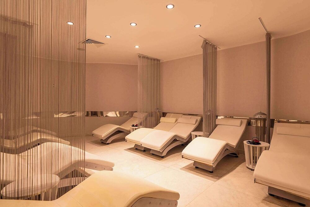 Wyndham Grand Istanbul Kalamis Marina Hotel