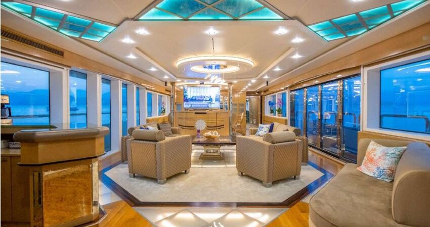Bodrum 001. 42 meters. 6 the cabin. Up to 12 people.